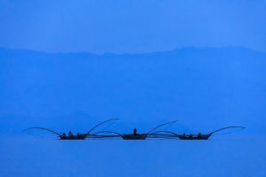 Couleurs d'Afrique : le Lac Kivu et ses pêcheurs au Rwanda. 