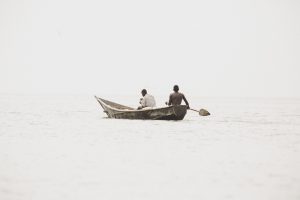 Couleurs d'Afrique : Pêcheurs du Lac Victoria par Stevie Reinhart 